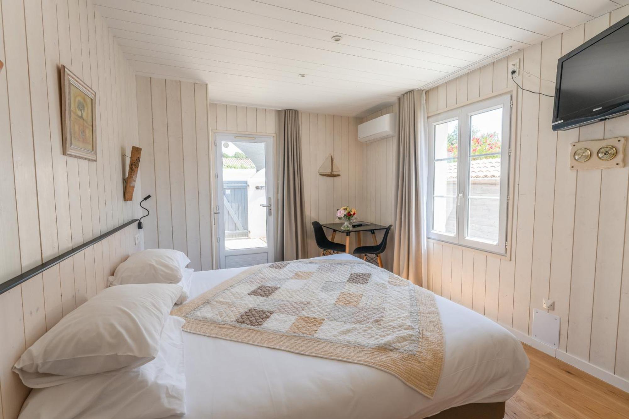 Hotel Restaurant & Spa Plaisir Le Bois-Plage-en-Re Exterior photo